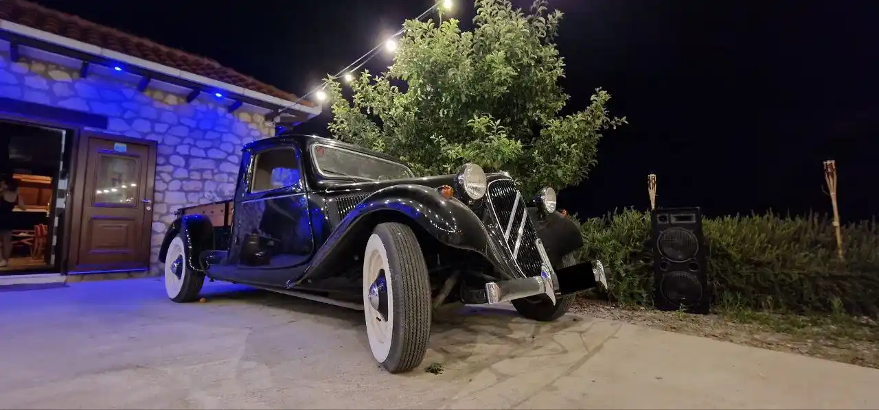 Citroën 11CV Pickup Frontansicht